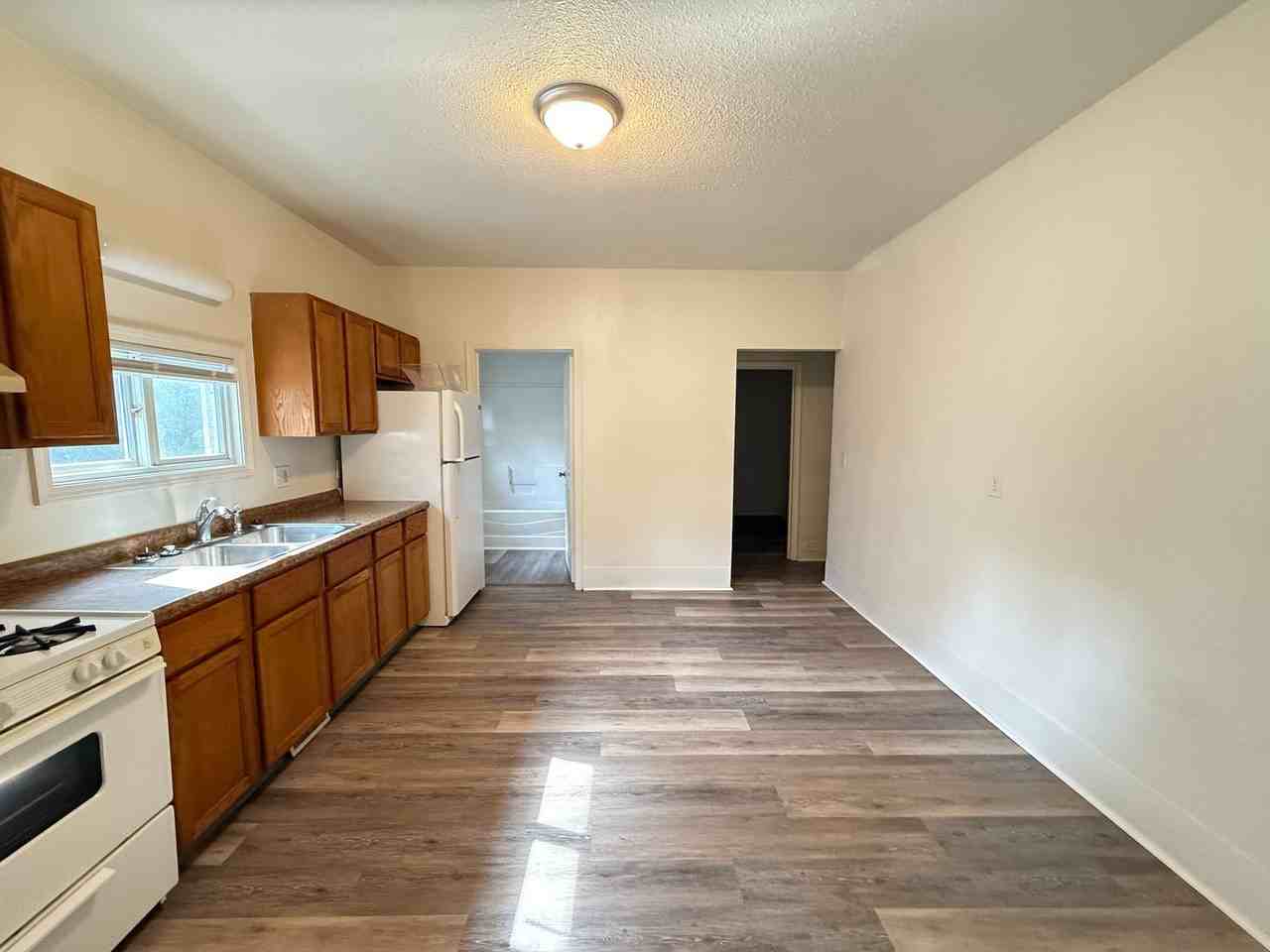 Wilkins St 107 W - Photo 7 of 47