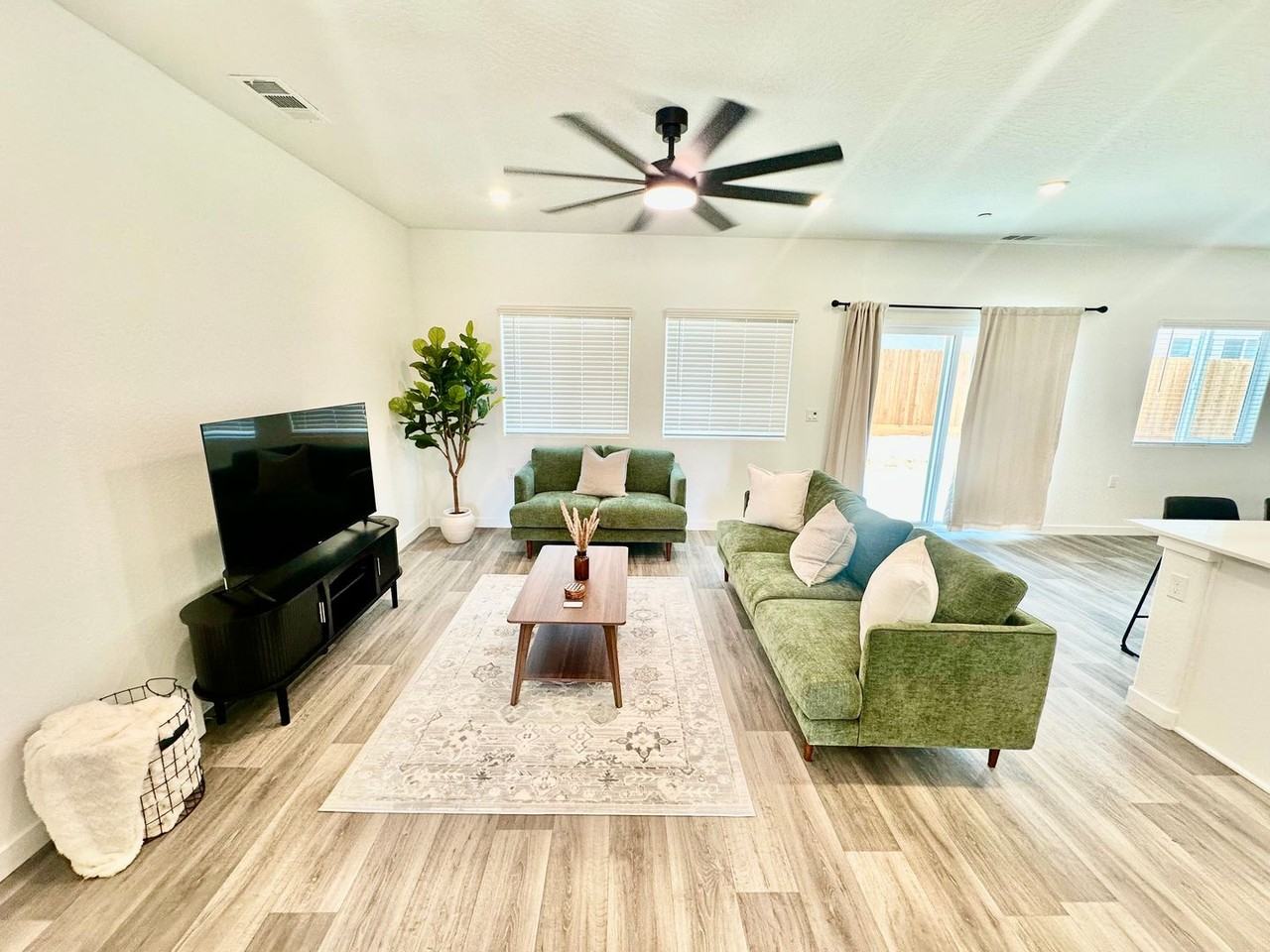980 980 Rubcom Rd W - Photo 4 of 30