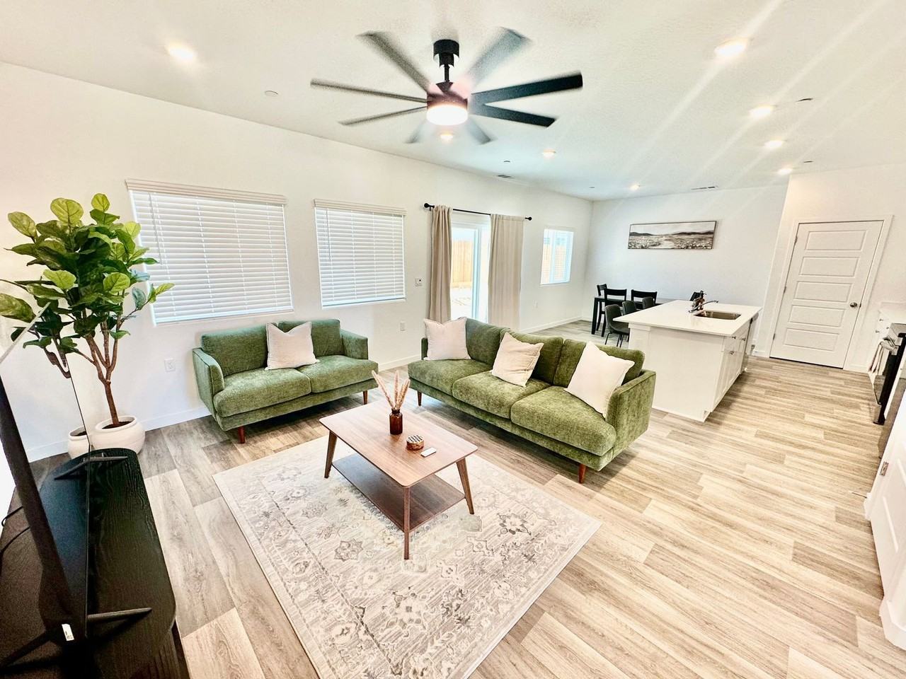 980 980 Rubcom Rd W - Photo 5 of 30
