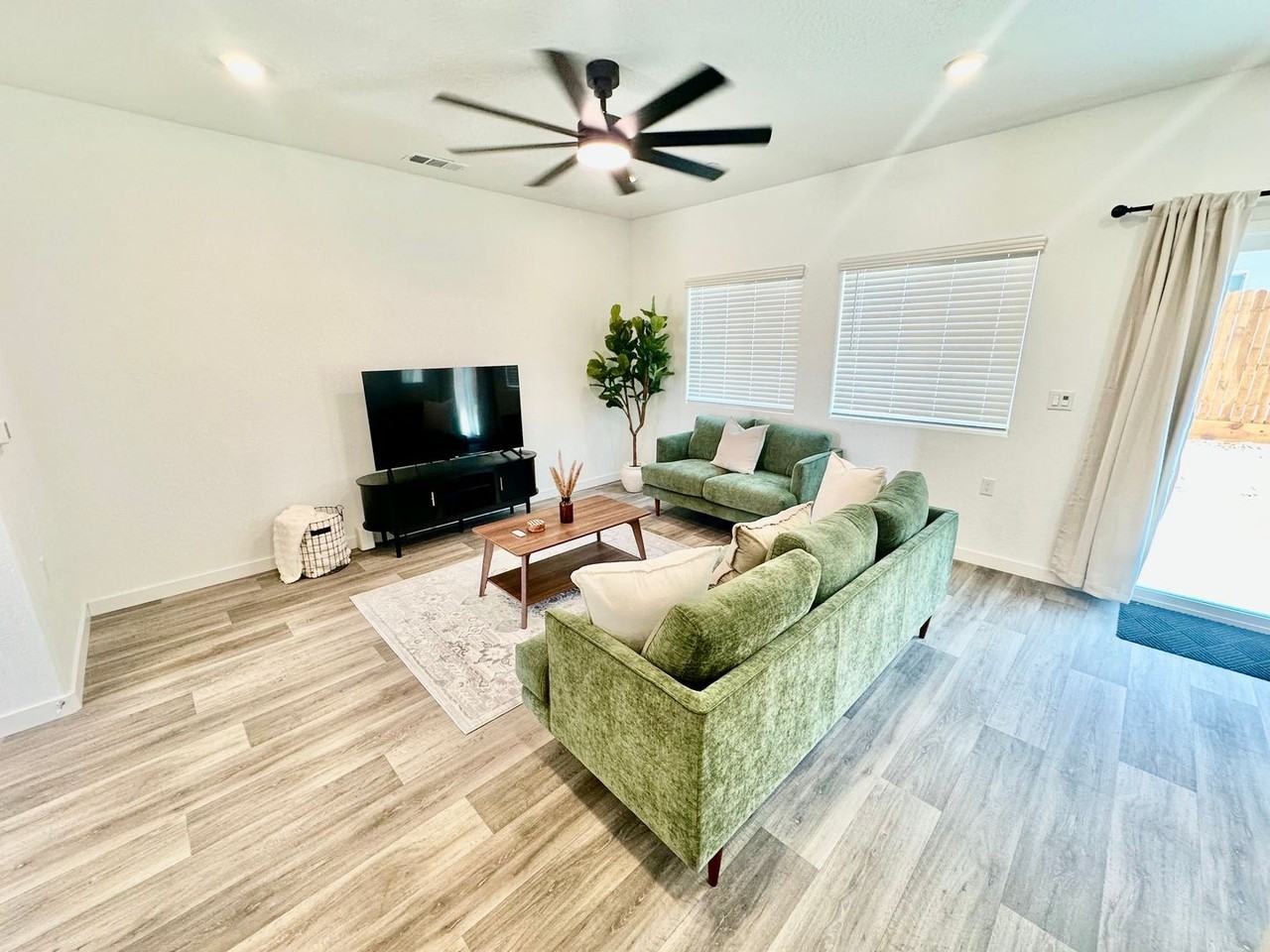 980 980 Rubcom Rd W - Photo 6 of 30