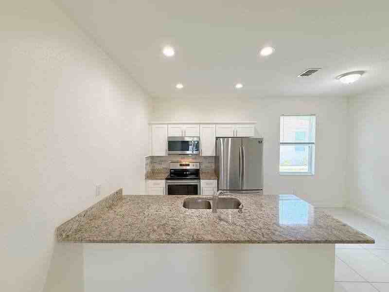 2 W Orange St - Photo 7 of 48