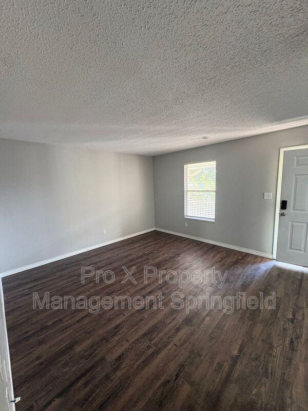 1138 E Walnut St #7 - Photo 7 of 10