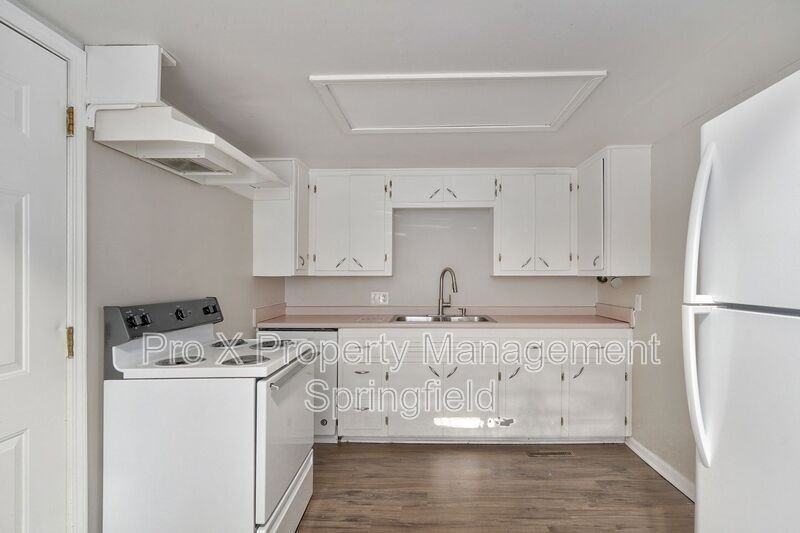 2929 E University St #5 - Photo 4 of 22