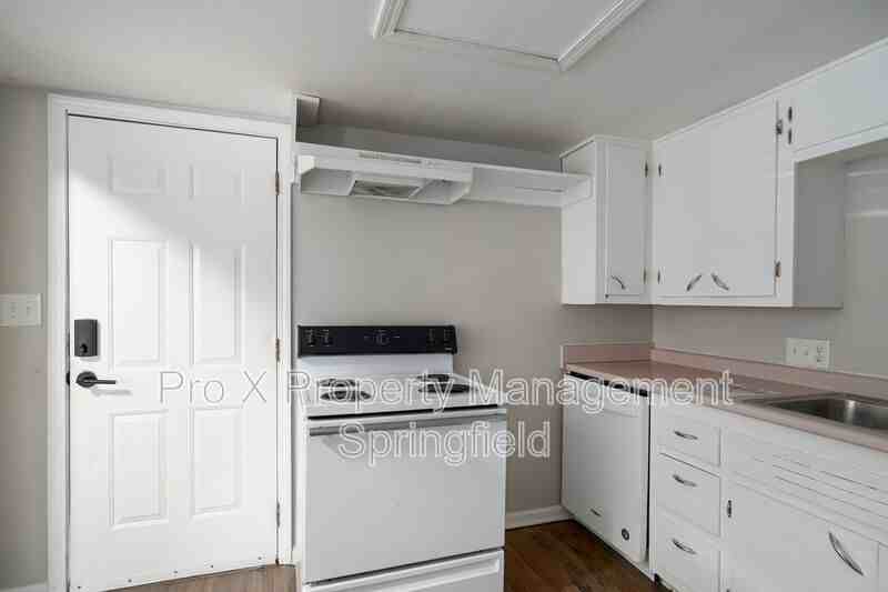 2929 E University St #5 - Photo 5 of 22