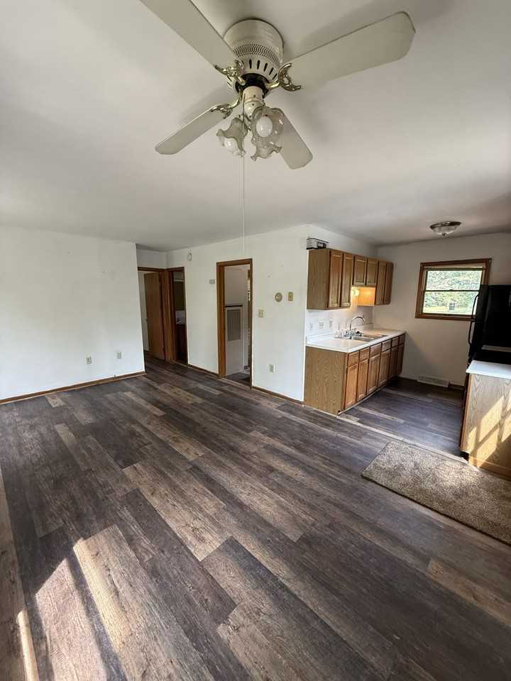1680 Chestnut St - Photo 3 of 11