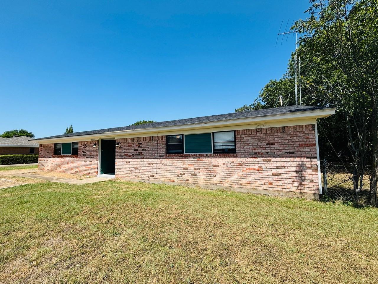 5683 State Highway 22 - Photo 2 of 22