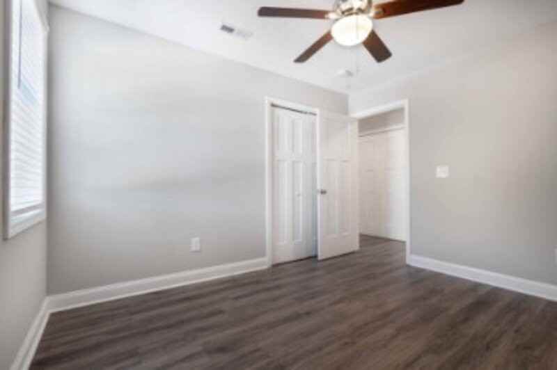 1130 W Indiana Ave - Photo 5 of 22