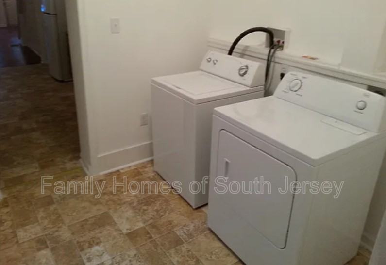 810 N Church St - Photo 7 of 9