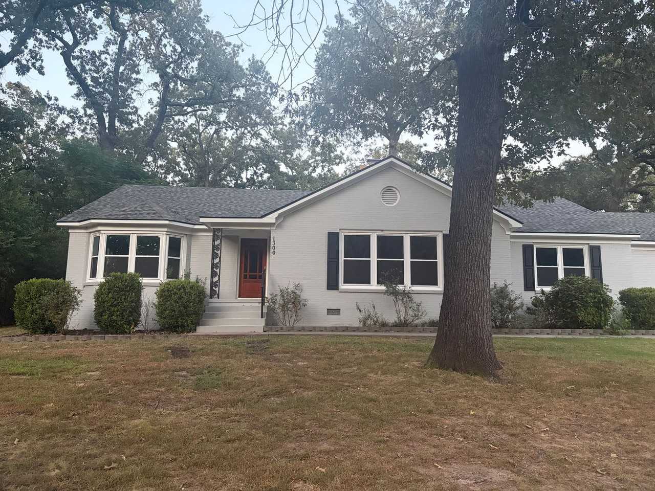 1300 N Waldron Rd