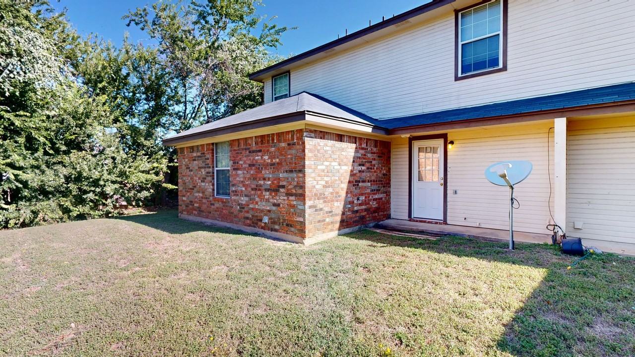 4002 Madison Dr #C - Photo 4 of 15