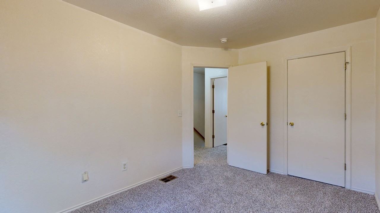 4002 Madison Dr #C - Photo 6 of 15