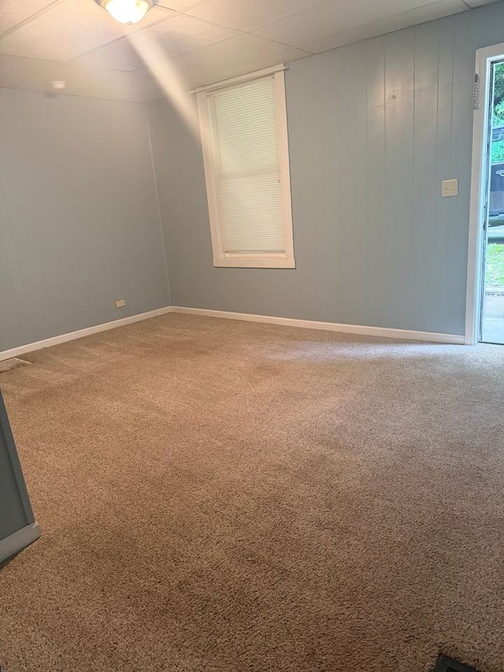 409 Evergreen Rd - Photo 2 of 7
