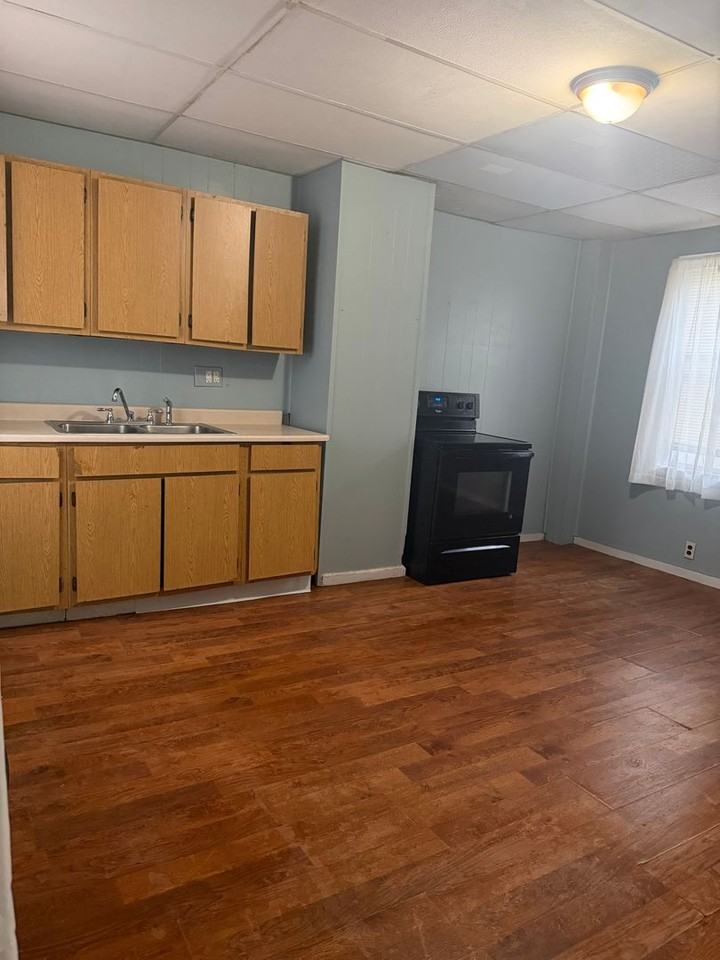 409 Evergreen Rd - Photo 3 of 7