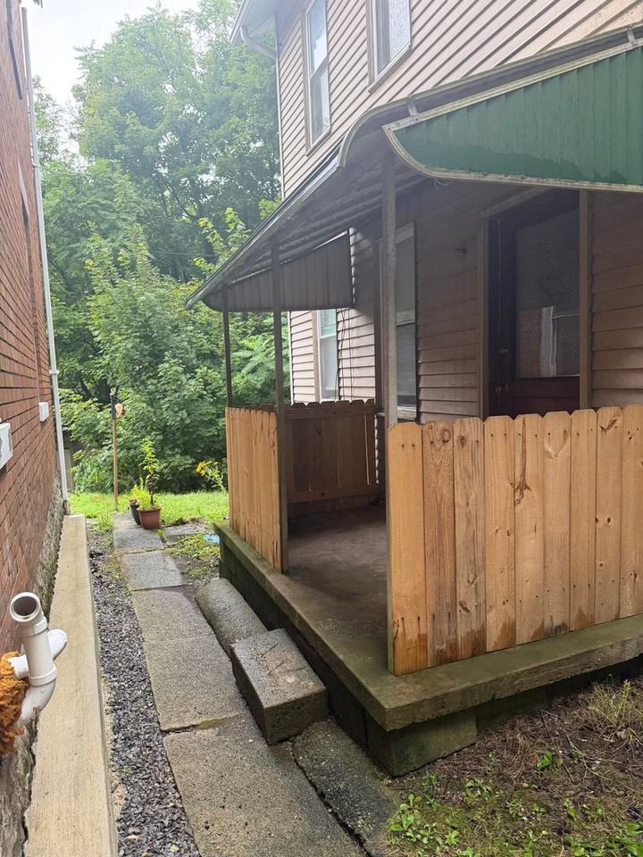 409 Evergreen Rd - Photo 4 of 7