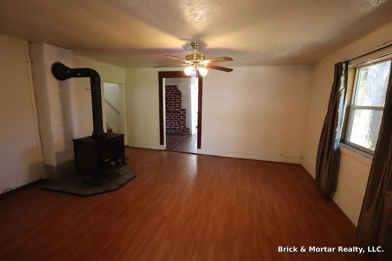 292 Ne Alder St - Photo 2 of 18