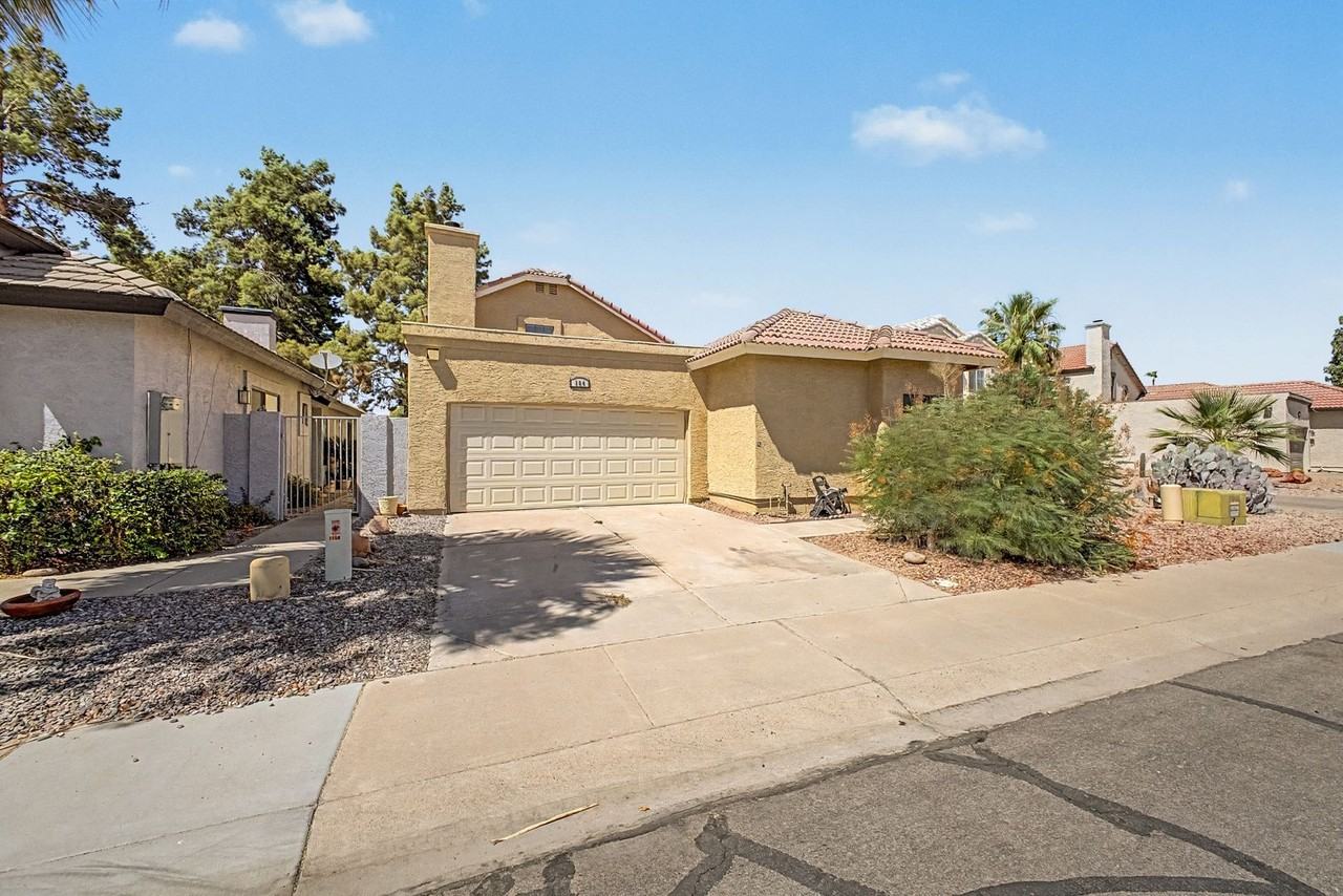 184 S Willow Creek St - Photo 4 of 35