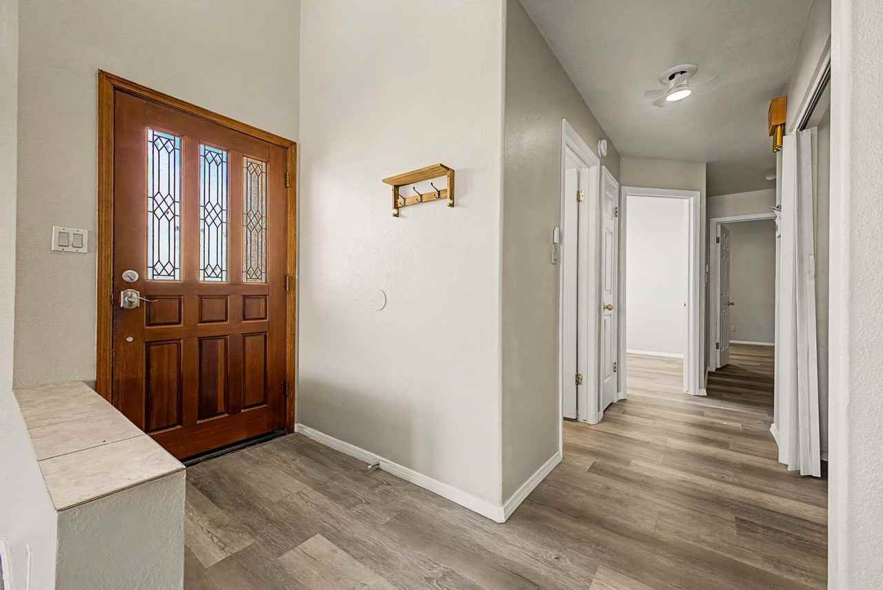 184 S Willow Creek St - Photo 7 of 35