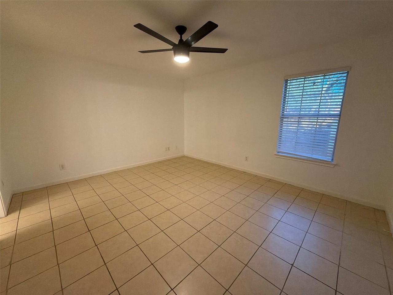103 N Mockingbird Cir - Photo 6 of 16