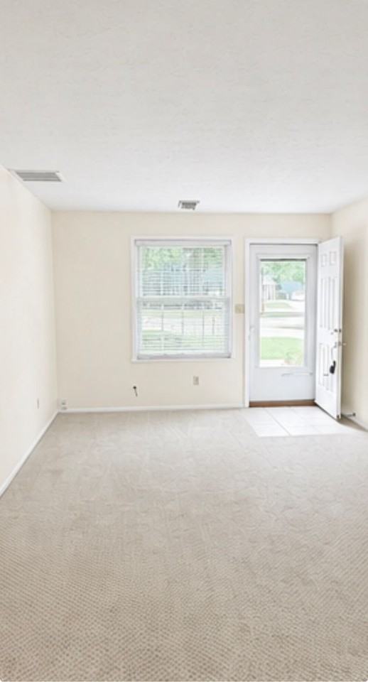 13856 Oakbrook Dr - Photo 3 of 14