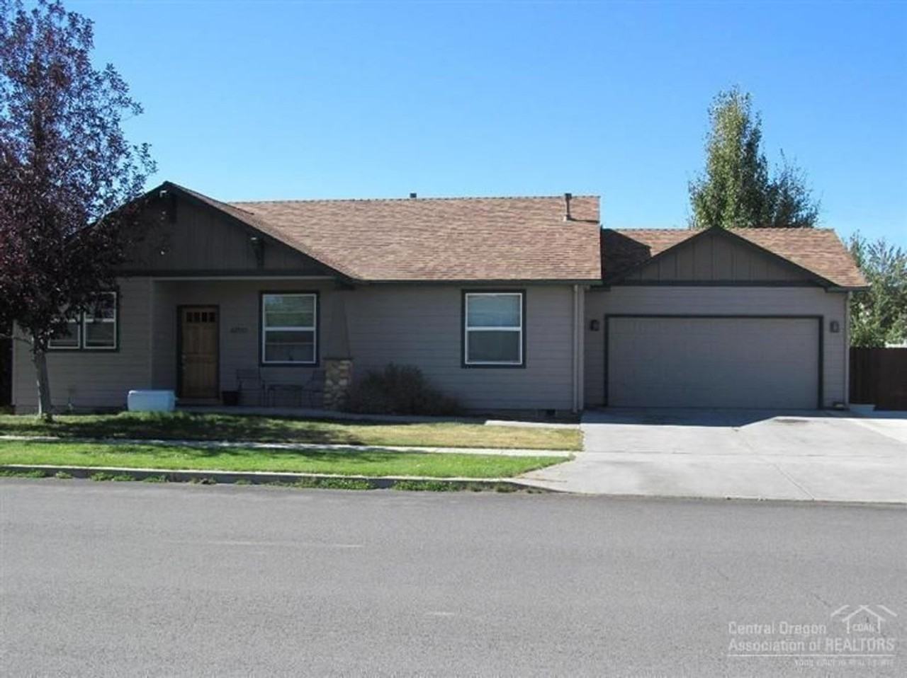 62593 Hawkview Rd - Photo 2 of 19