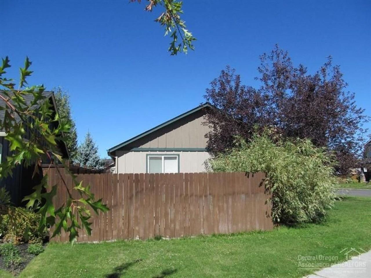 62593 Hawkview Rd - Photo 4 of 19