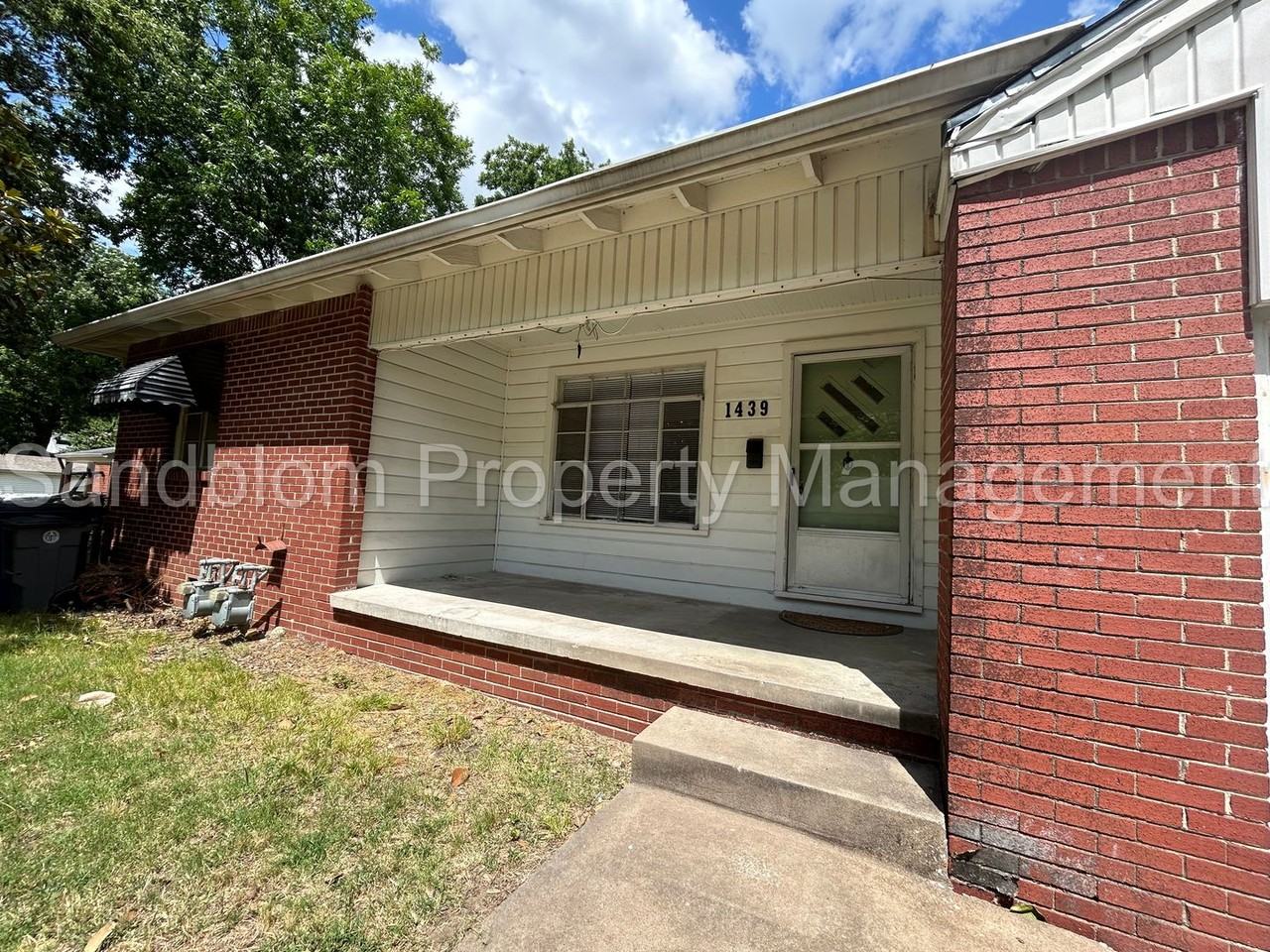 1439 S Louisville Ave - Photo 2 of 15