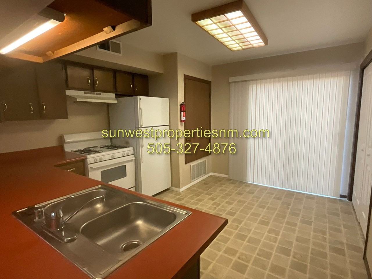 1631 Farmington Ave #4 - Photo 6 of 17