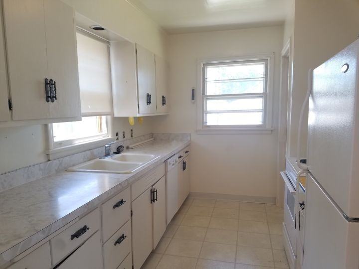 641 Avenue D - Photo 5 of 8