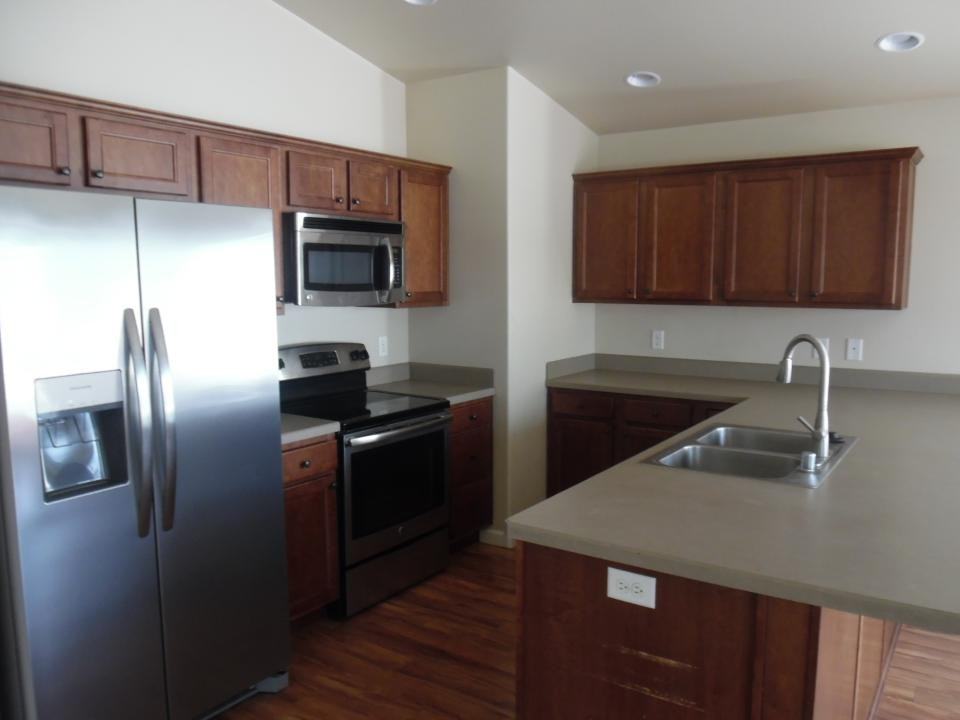 1249 Benjamin Blvd - Photo 3 of 10