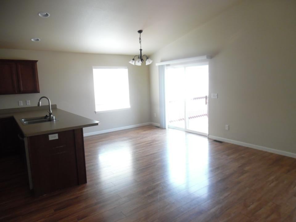 1249 Benjamin Blvd - Photo 4 of 10