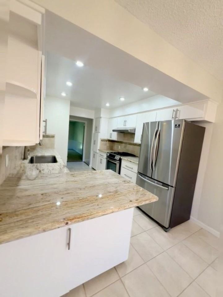 1270 Meredith Way - Photo 6 of 19