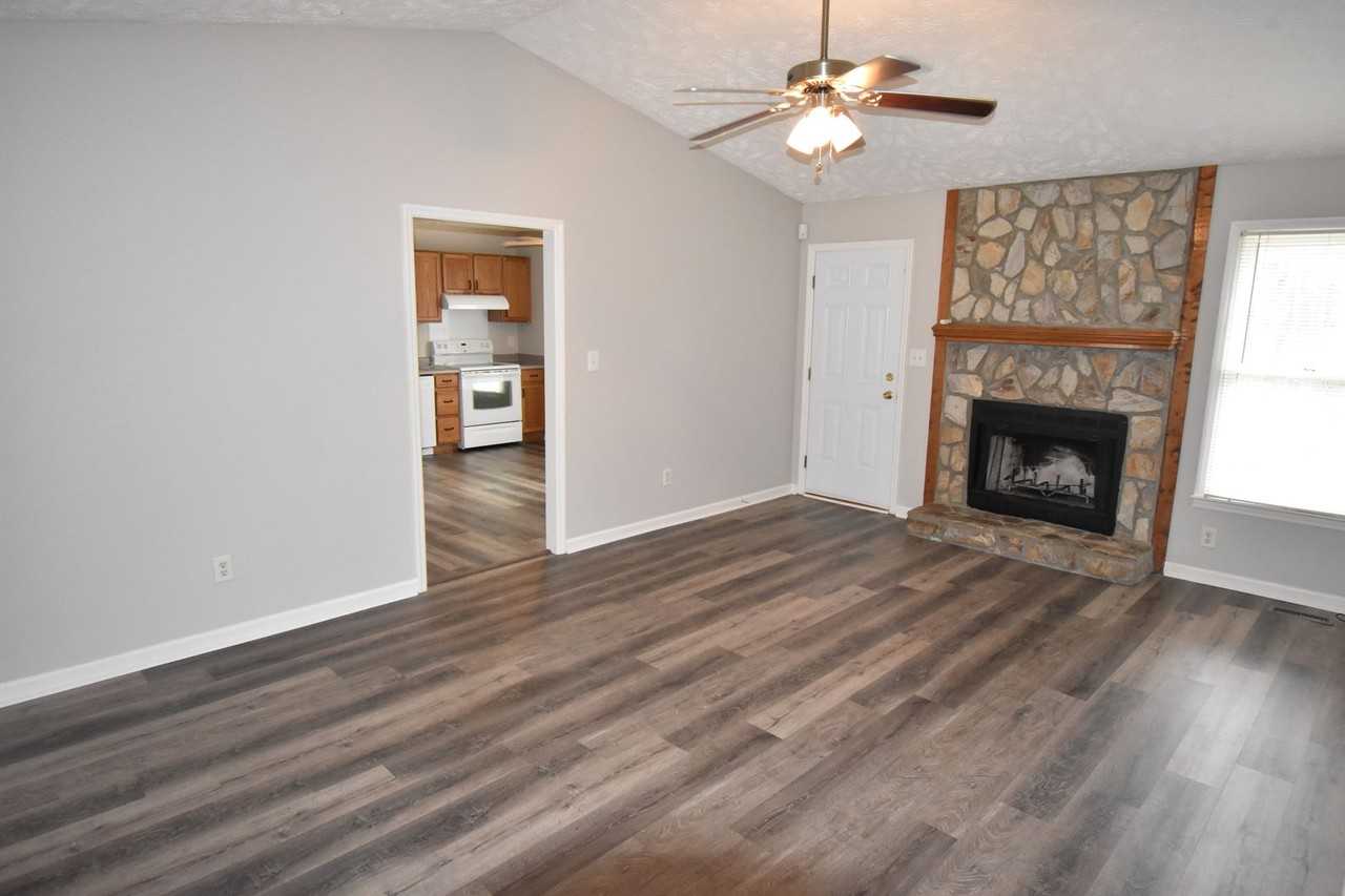 6313 Applewhite Rd - Photo 4 of 20