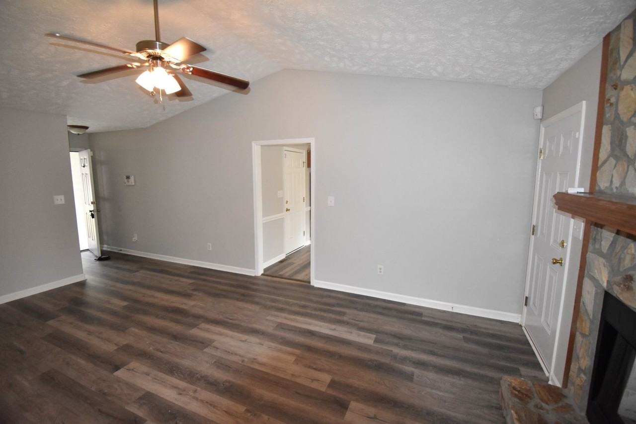 6313 Applewhite Rd - Photo 5 of 20