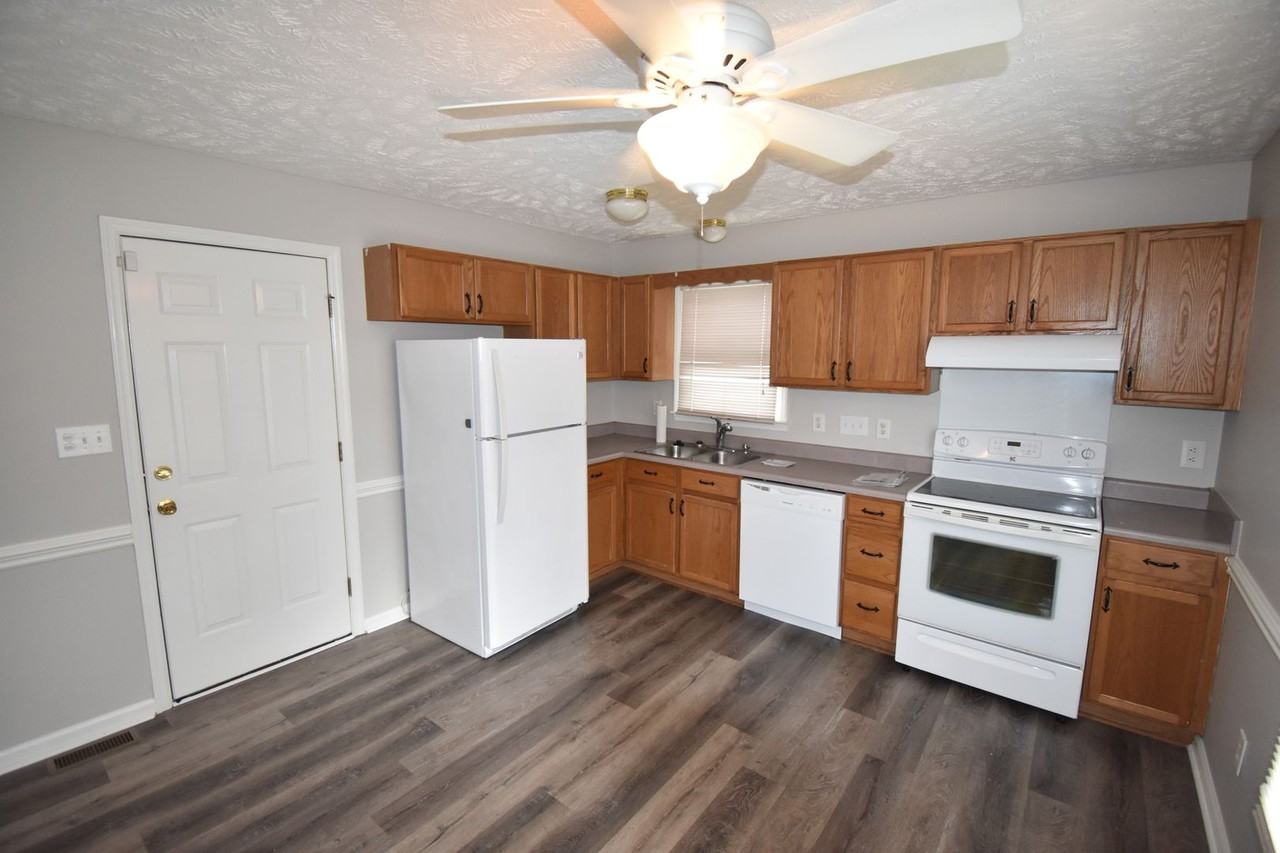 6313 Applewhite Rd - Photo 7 of 20