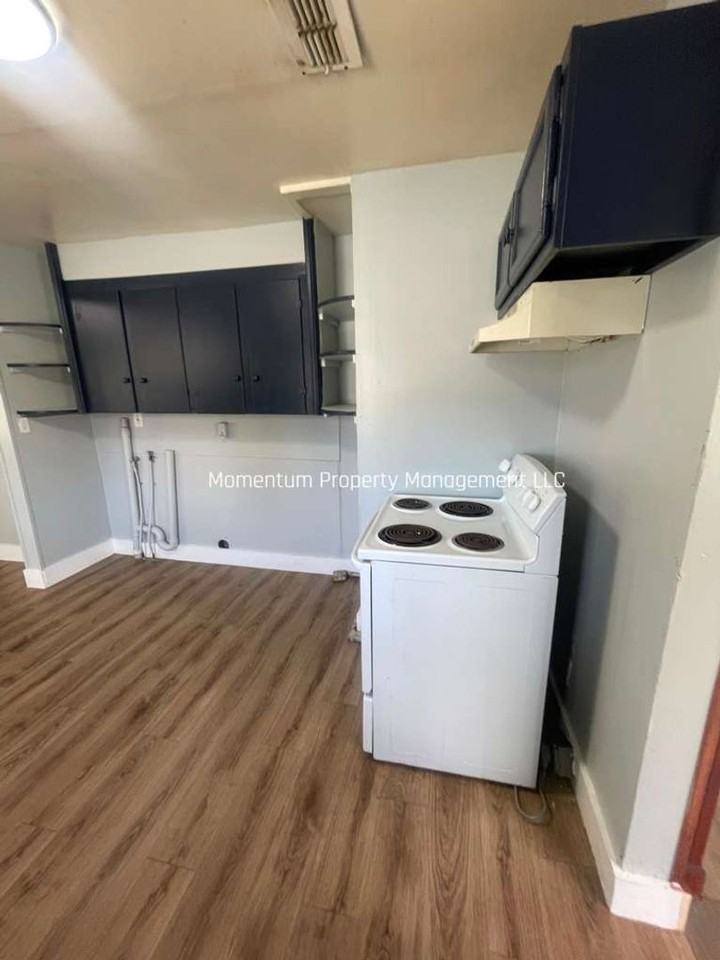 1145 N Stella Ave - Photo 2 of 26