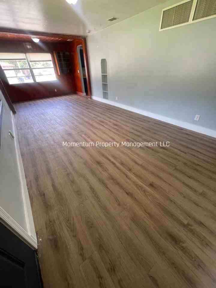 1145 N Stella Ave - Photo 4 of 26
