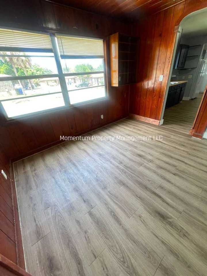 1145 N Stella Ave - Photo 6 of 26