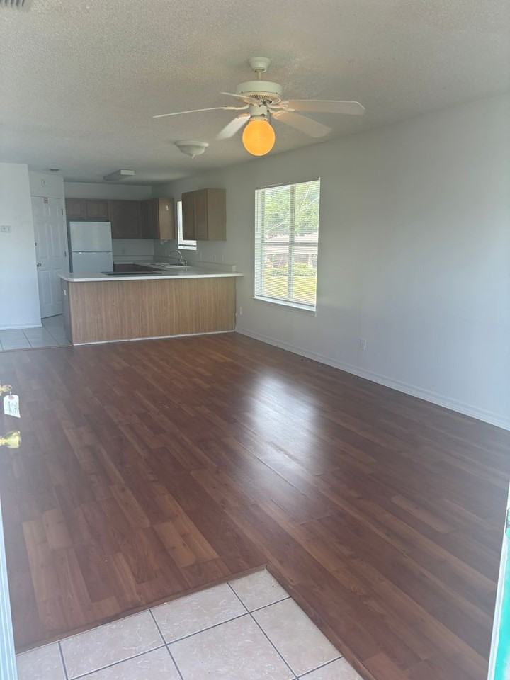 565 Florosa Ct - Photo 2 of 19
