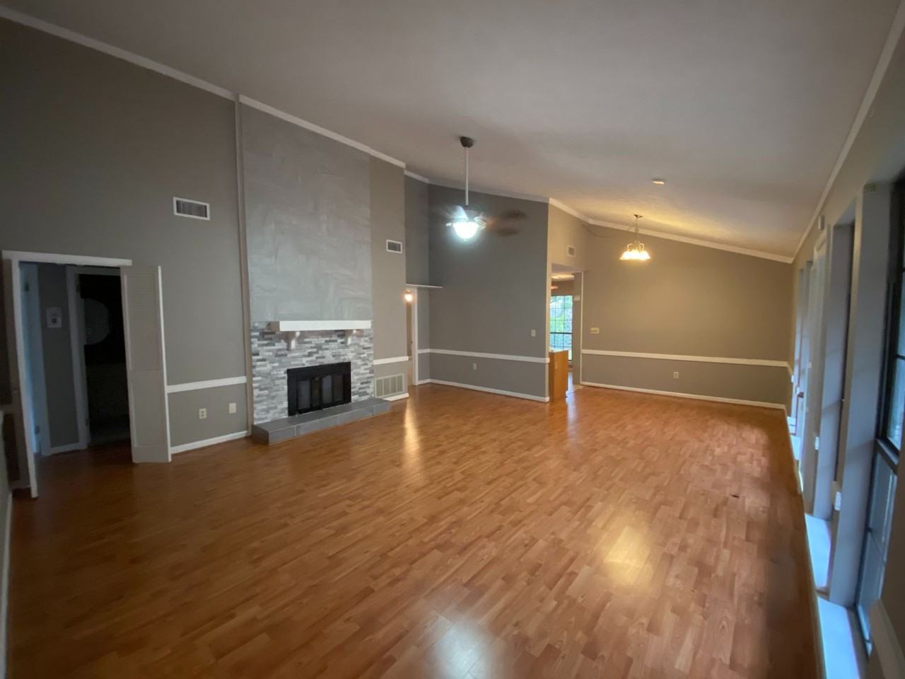 1607 Salisbury Pl - Photo 5 of 27
