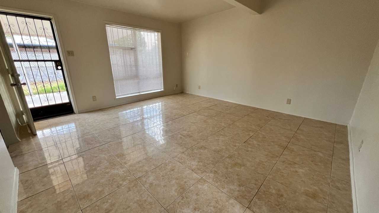 5105 Danny Dr - Photo 3 of 16