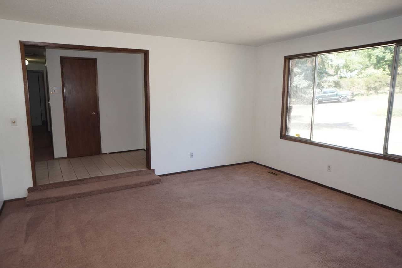 6404 Se Furnberg St - Photo 3 of 26