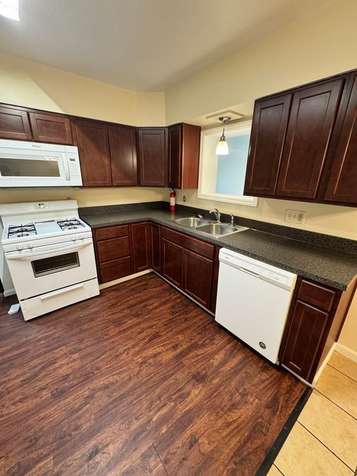 4409 Sunnybrook Dr Se - Photo 6 of 22