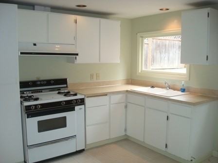 807 12th St - Photo 4 of 8