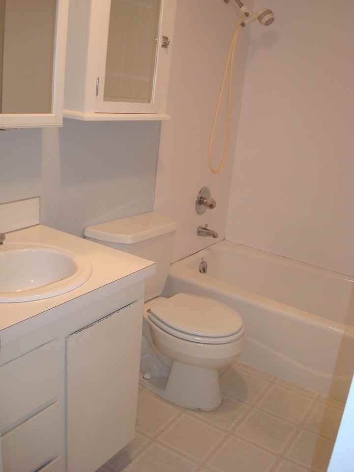 807 12th St - Photo 7 of 8