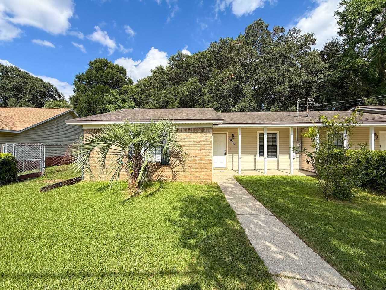 1035 Peakview Dr