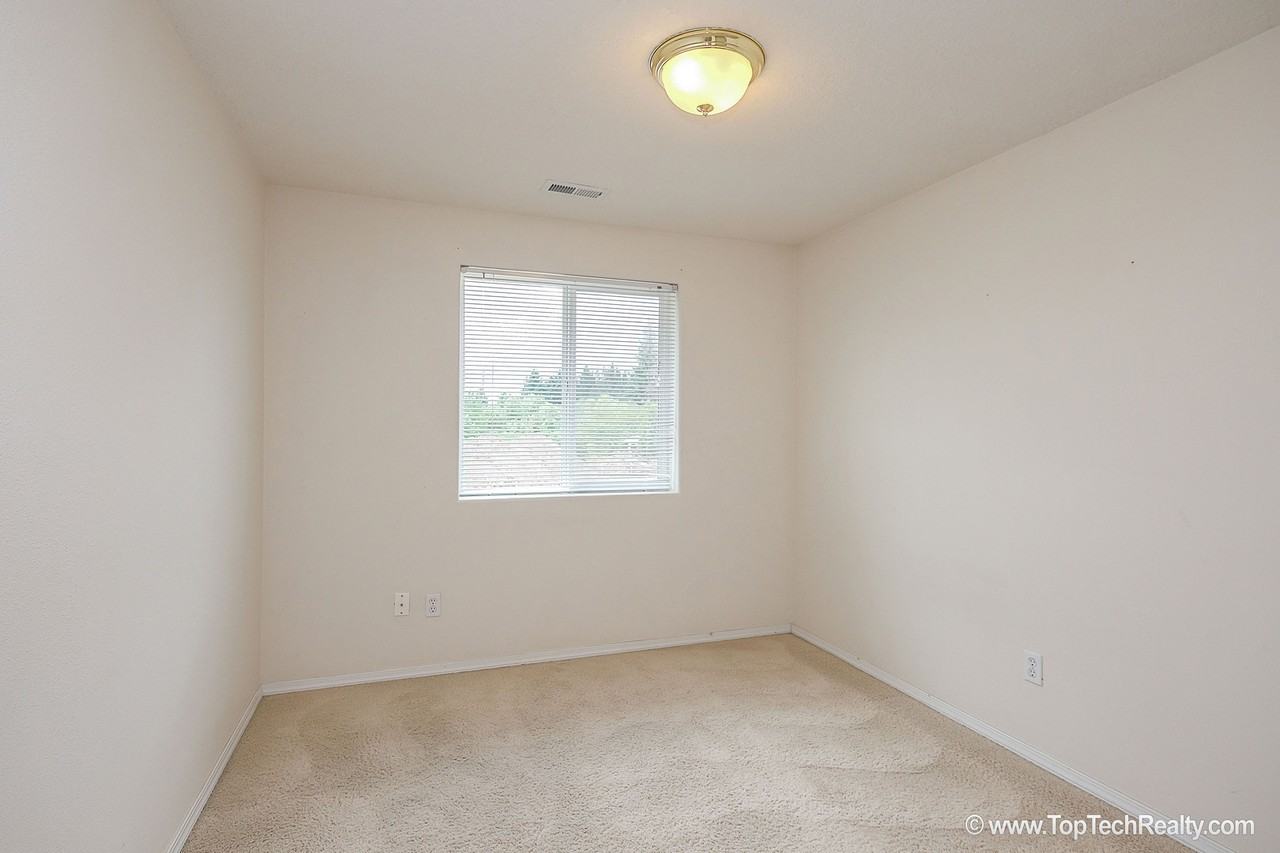 6554 Ne Forest Ln - Photo 7 of 24