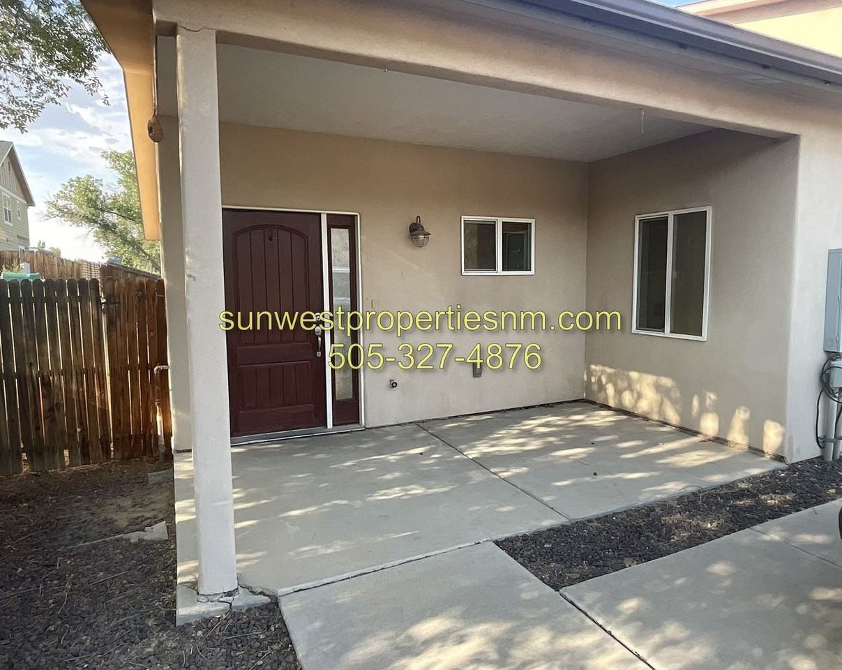 549 E Zia St