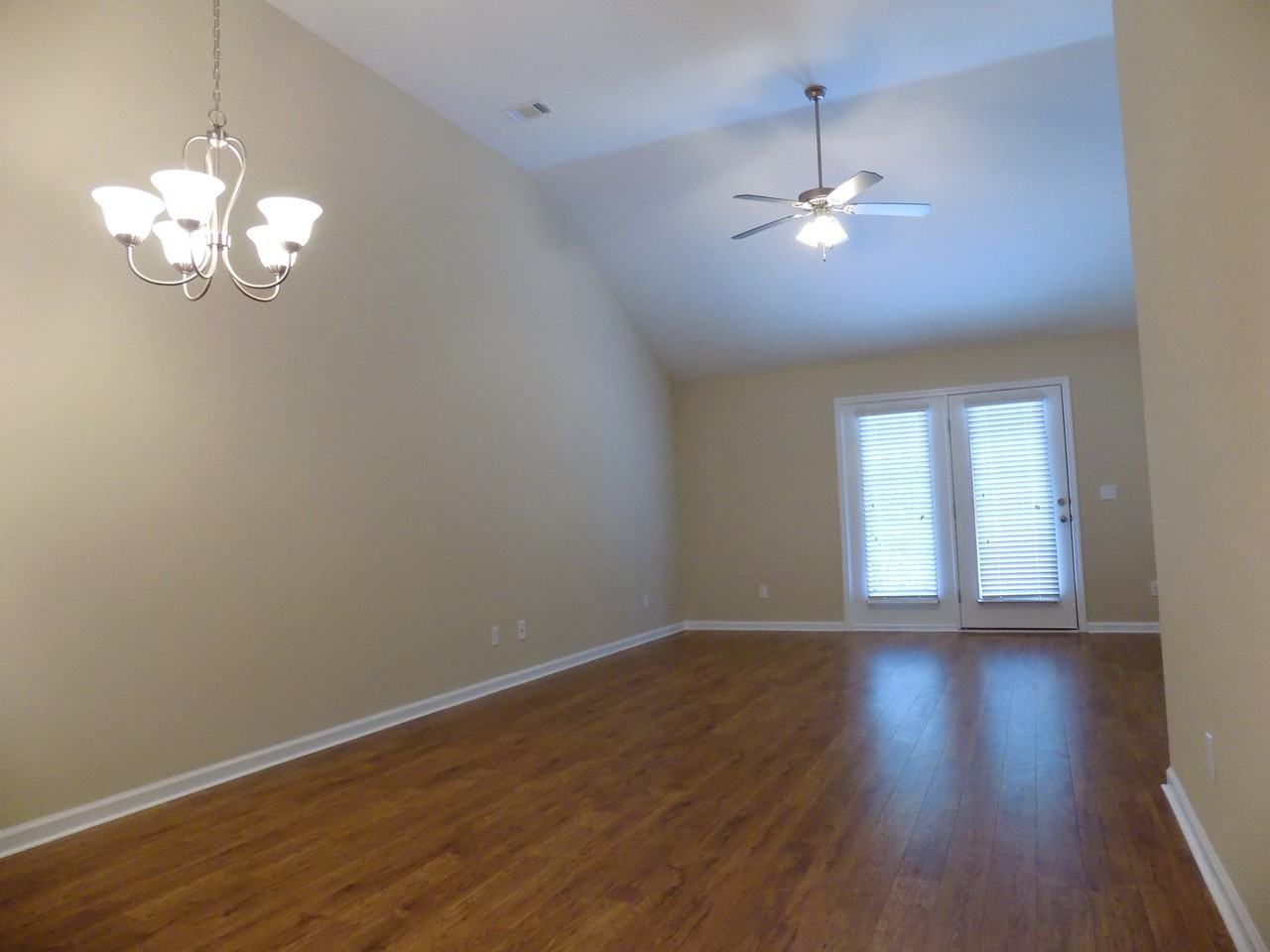 55 Rivermoor Ct - Photo 6 of 13