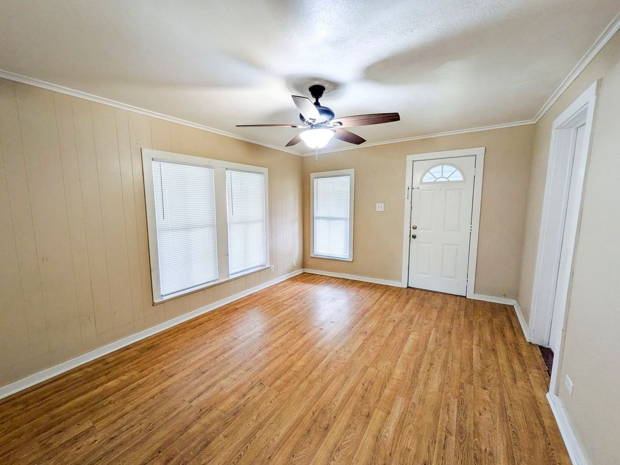 1030 Dallas St - Photo 3 of 14