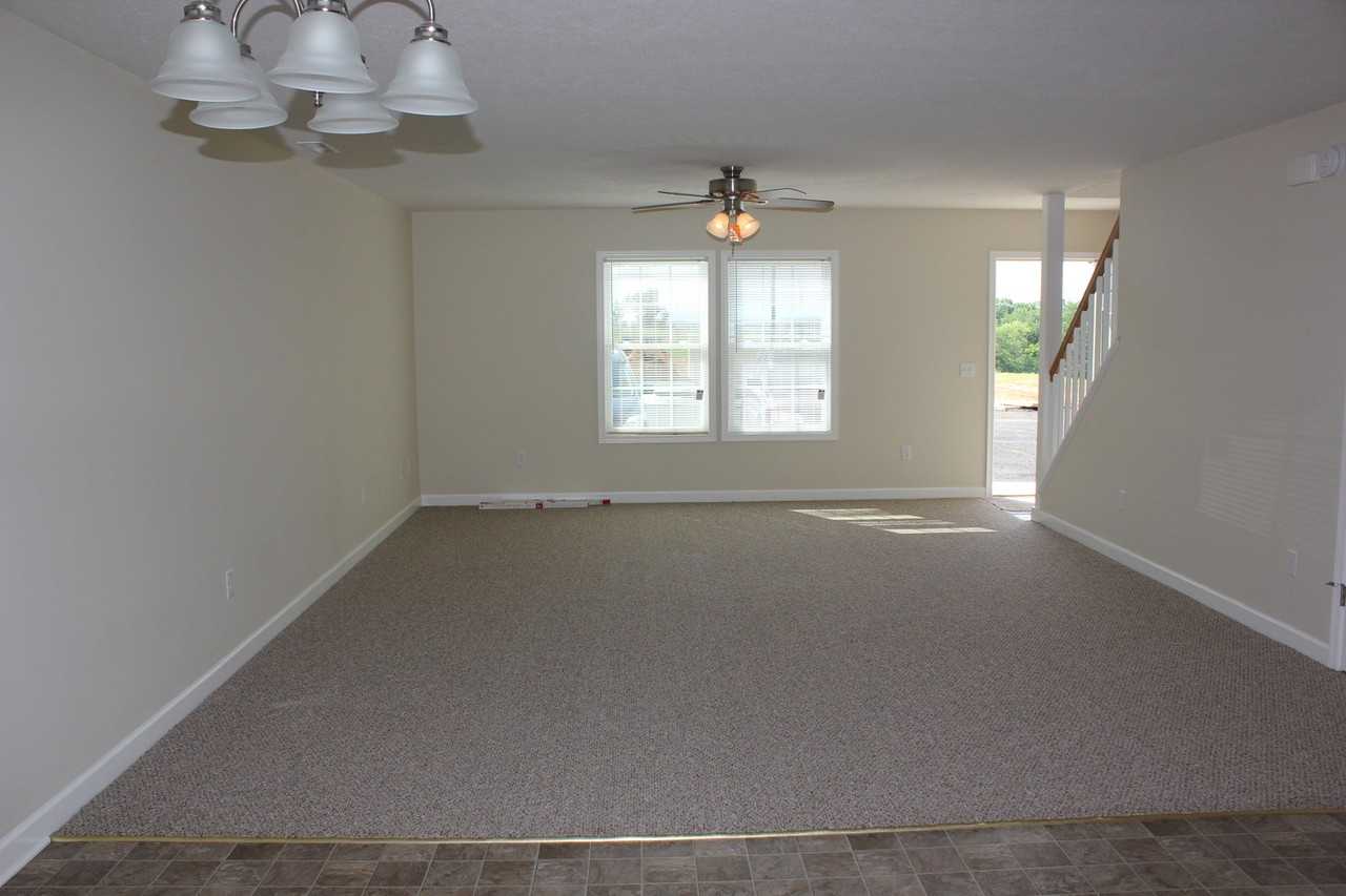 816 Carson Cir - Photo 2 of 18